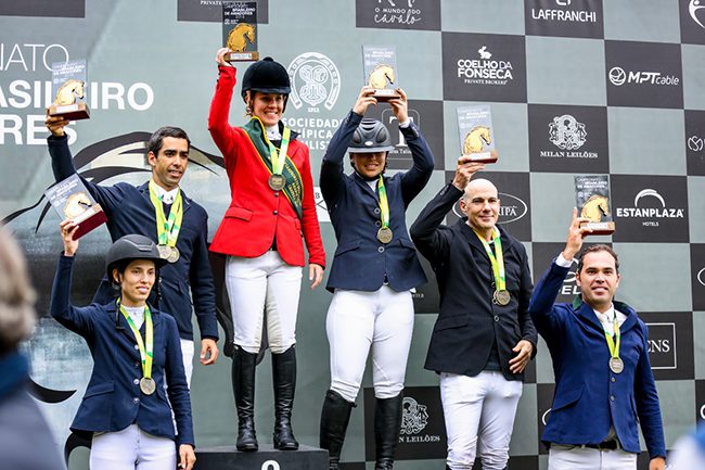 Luciana Lossio, João Roberto Marinho, Viviane Lopes e Paulo Borges são os campeões brasileiros amador 2019.