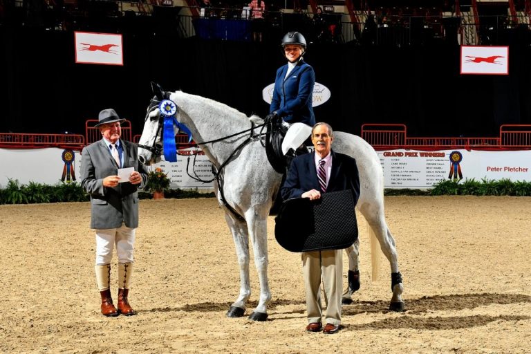 Little e Chapot definem o ritmo no National Horse Show da Pensilvânia.