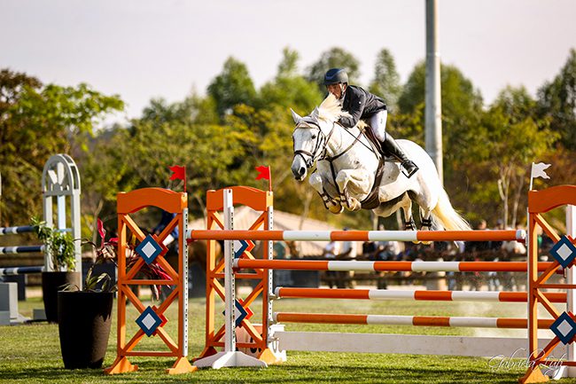 Stephan Barcha vence o Clássico e Luiz Felipe Pimenta Alves, a Copa Ouro, no Nacional do Haras Santa Esmeralda.
