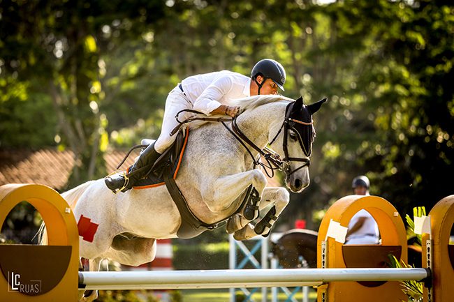 Pedro Paulo Cordeiro faz dobradinha na Copa Ouro e Ricardo Gandolfi vence Copa Prata, no Haras Agromen.