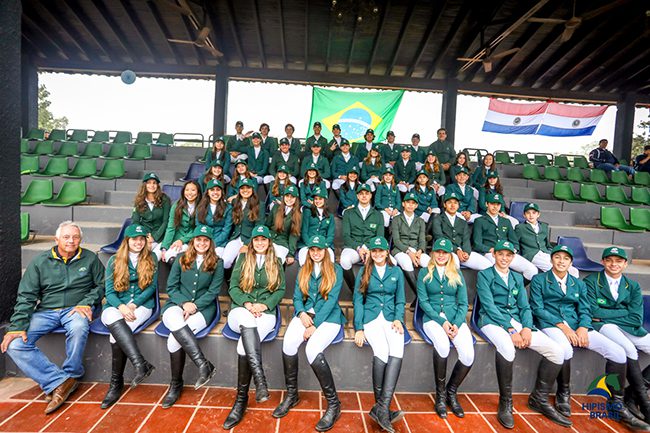 Hipismo brasileiro conquista 18 medalhas no Sul-americano da Juventude no Paraguai.