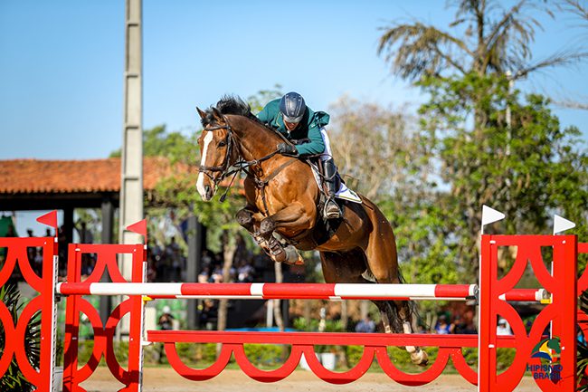 João Pedro de Souza Robert é prata e Victoria Ribeiro de Mendonça, bronze, no Sul-americano da Juventude Young Rider 2019.