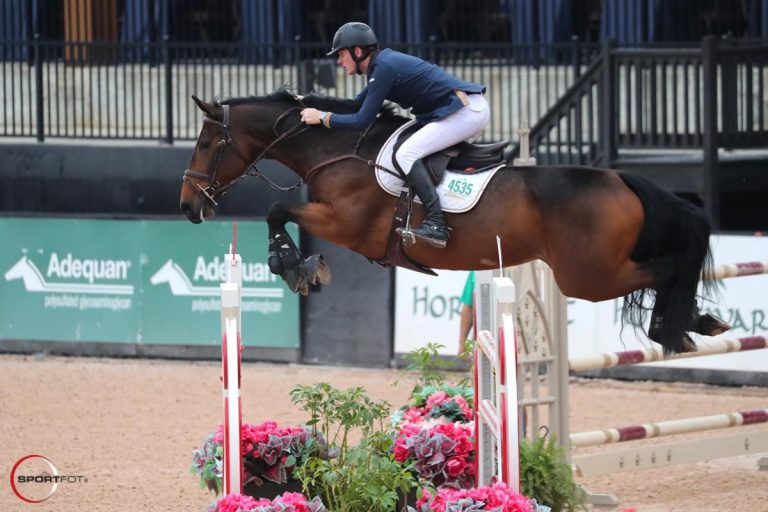 Daniel Coyle brilha no Grande Prêmio do CSI2* no Lugano Diamonds na TIEC.
