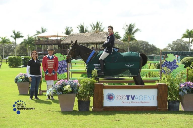 Luis Larrazabal, de Wellington, fatura a OPEN STAKE.