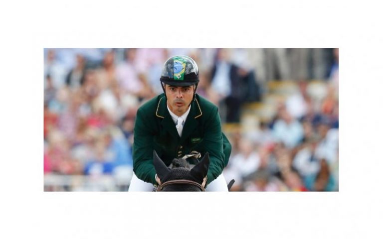 Rodrigo Pessoa deixa oficialmente a equipe da Irlanda.