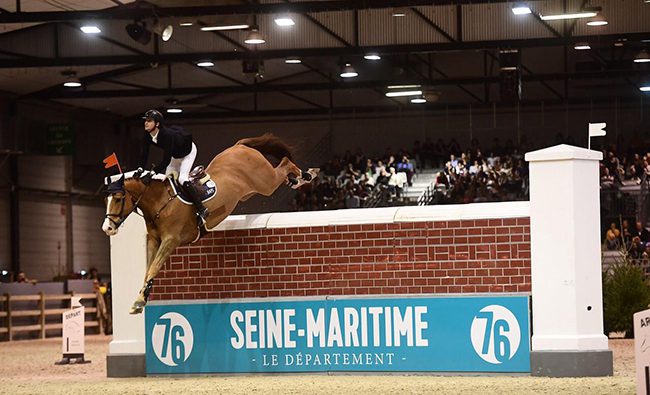 Pedro Muylaert, o Pepe do Brasil, é vice em potência a 2,14m e a 1.45/150m na França.