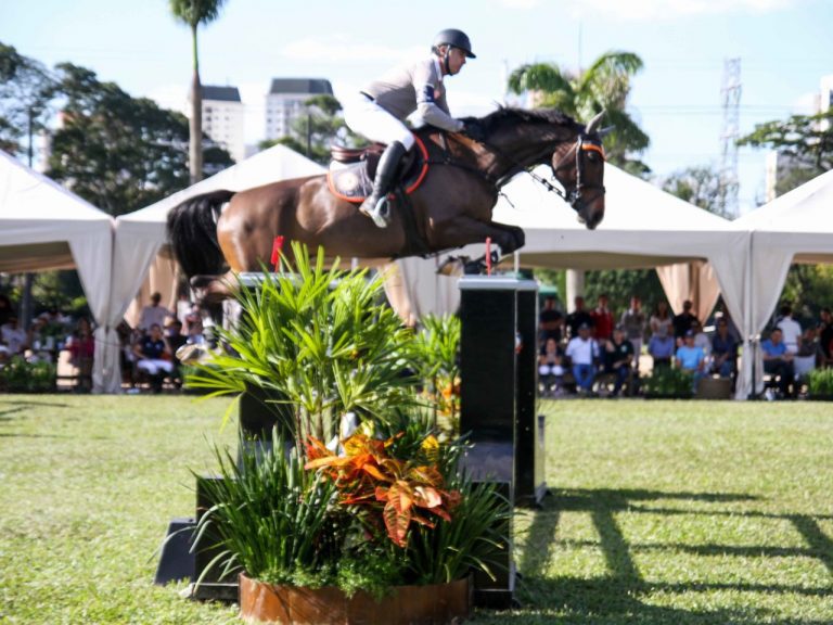 Campeão do ranking, Team Artem vence semi mas não é favorito absoluto da final do playoff do Longines XTC.