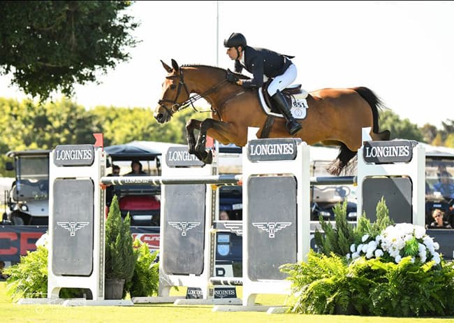 Cassio Rivetti com sua nova montaria Bacara é vice em GP4* World Cup nos EUA.