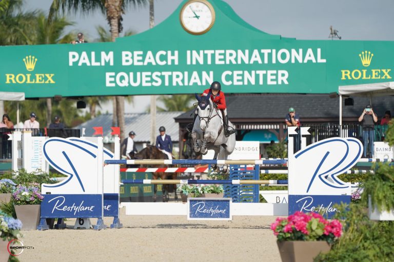 Adrienne Sternlicht abre a oitava  semana do WEF, denominada CSIO4*, com uma vitória.