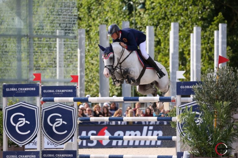 Vencedores da Copa Mundial Clintrexo Z e Caribis Z disponíveis para sêmen fresco na Studfarm Zangersheide.