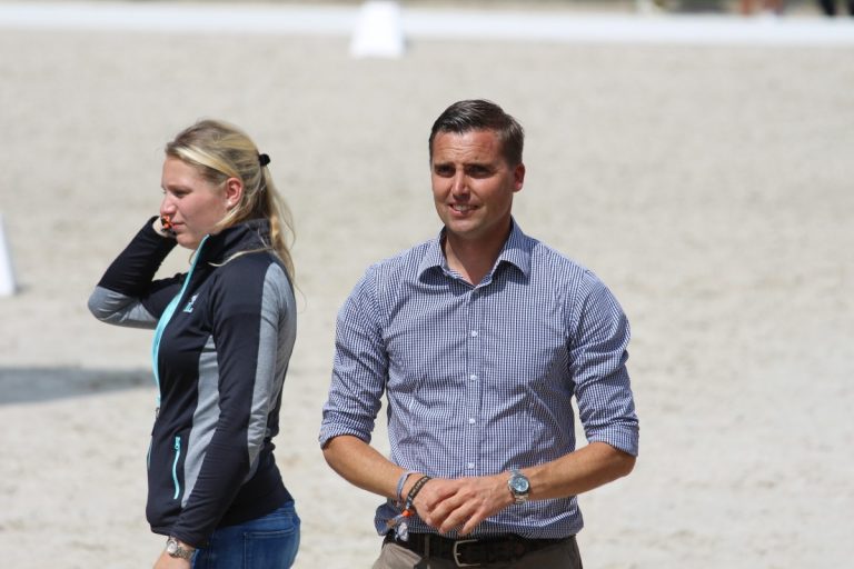 Helgstrand assume o reinado de D’Avie.