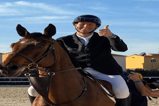 Koen Vereecke vê a vitória do Grande Prêmio de Dubai de Ina van de Nieuwburghoeve