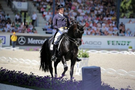 Matthias Alexander Rath vence o Prix St. Georges em Munique