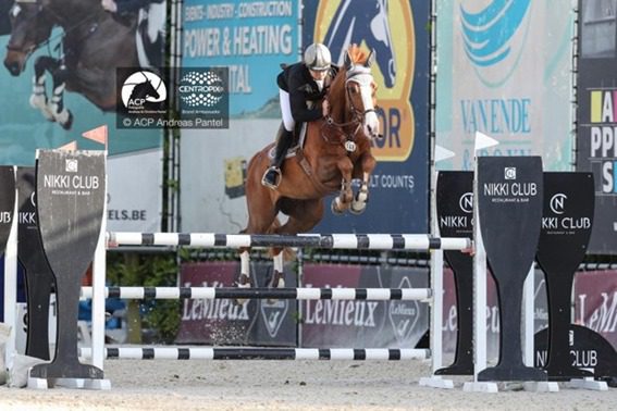 Steve Auwers salta para o primeiro lugar no CSI2 * em Bonheiden