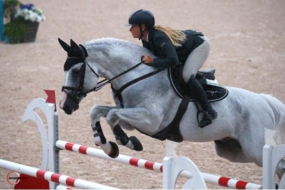 Kristen Vanderveen não pode ser derrotada na prova principal em Tryon