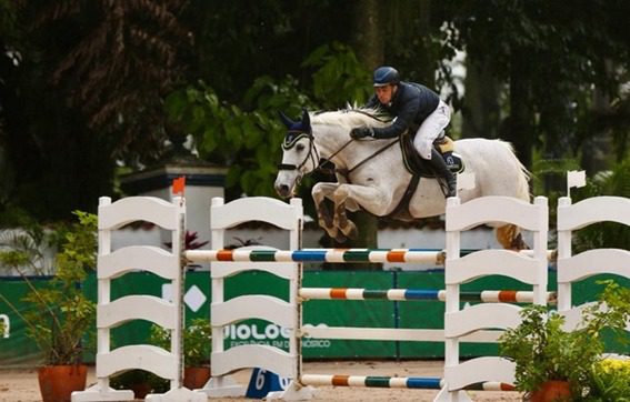 Stephan Barcha vence na abertura do CSN Copa VillageMall nesta quinta