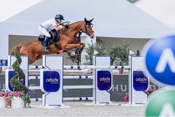 Elea Blue deixa Olivier Robert e parte para os Estados Unidos