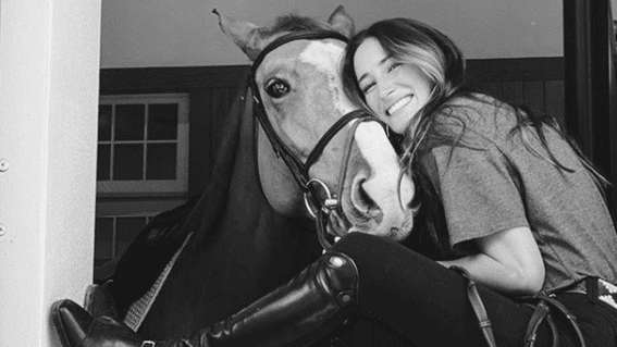 Filha de Bruce Springsteen é convocada para seleção americana de hipismo e disputará Olimpíadas de Tóquio