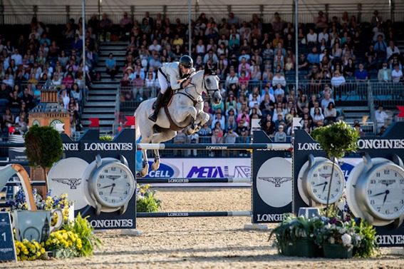 Após prata individual em Tóquio, Peder Fredricson vence a etapa de Londres da Global Champions Tour de saltos no hipismo