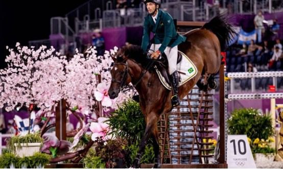 Brasil avança à final de saltos no hipismo em Tóquio com Yuri Mansur