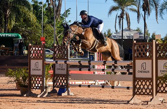 Marco Antônio Modesto Filho é campeão da seletiva FEI World Jumping Challenge