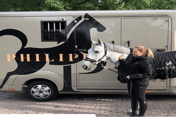 Philippaerts We Live Horses vende Curious Friday para a América