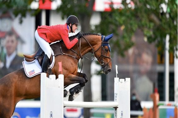 Zoe Conter mais uma vez salta para o centro das atenções em Spruce Meadows. McLain Ward ganha: “HH Azur é simplesmente fantástico!”
