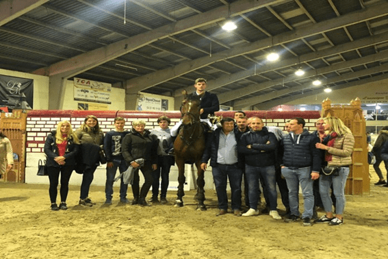 Louis Deforche salta 2,15 m em Dunkerque
