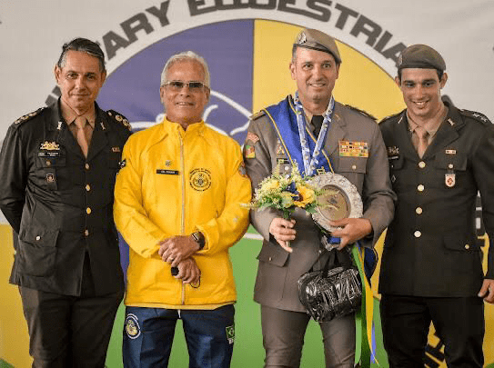 Tenente Coronel Claudio Goggia conquistou o vice-campeonato mundial e agora computa cinco medalhas na história da competição