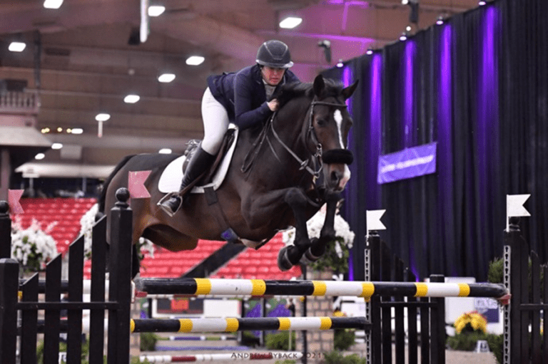 Jamie Taylor salta para a vitória em $50,000 CSI4 *-W 1.45m Las Vegas National Winning Round Jumper Classic