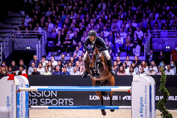 Eduardo Menezes, em seu 1º indoor na Europa após 10 anos, é vice no GP do Concurso 5* Equita Lyon, na França