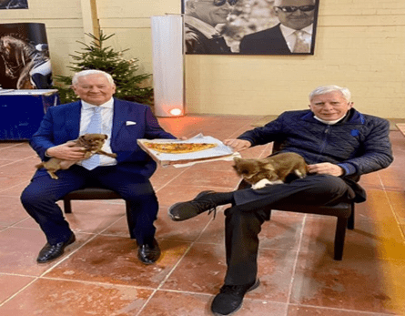 Paul Schockemöhle e Ulli Kasselmann passam a tocha