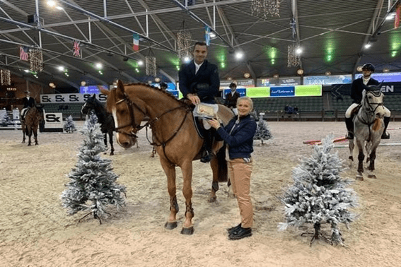 Christophe Vanderhasselt vê Angelika Hero Z deixar seus estábulos