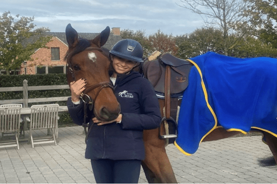 Martin Fuchs compra Pina Van De Moerhoeve dos cavalos Cleran e Lander de Bruyn