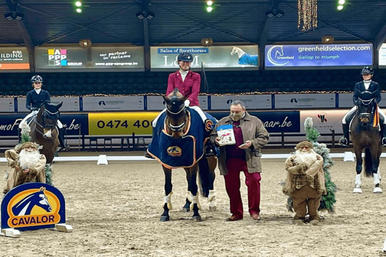 Zinzi Aegten vence a final da Cavalor Cup Dressage com Cadanza