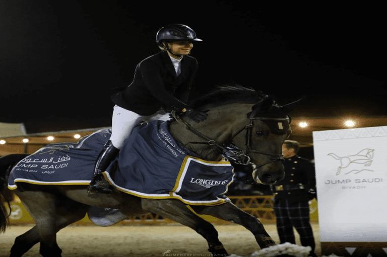 Manon Hees é bem sucedido em corridas da Copa do Mundo em Riade: “Achei que o percurso estava muito alto”