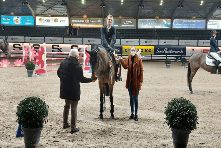 Jeroen De Winter senhor e mestre na classe 1,40m de Lier