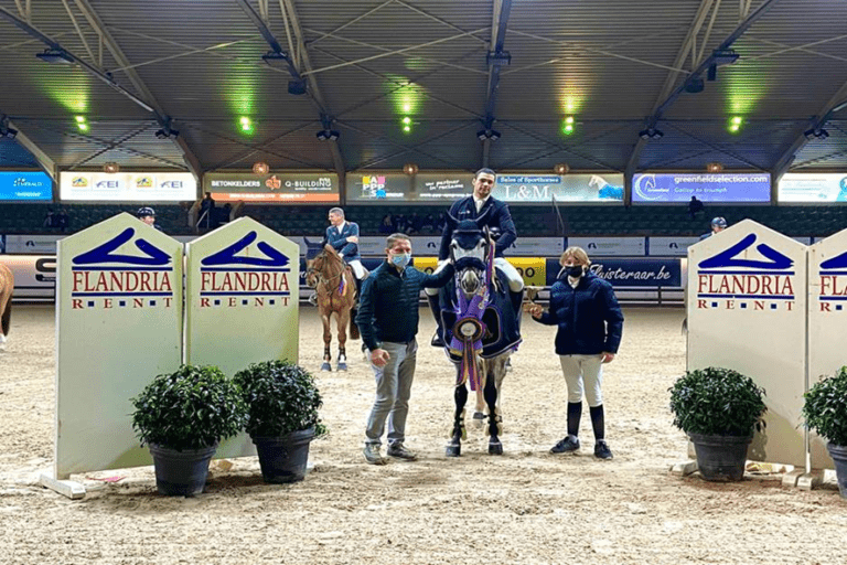 Ann Carton-Grootjans fornece poder feminino no pódio do CSI2 * Grand Prix em Lier