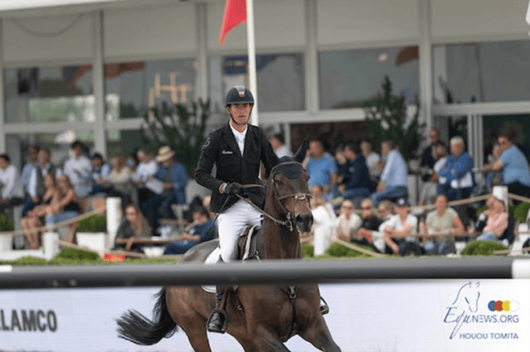 Jos Verlooy monta Luciano van het Geinsteinde para quarto lugar na classe 1,55m no WEF