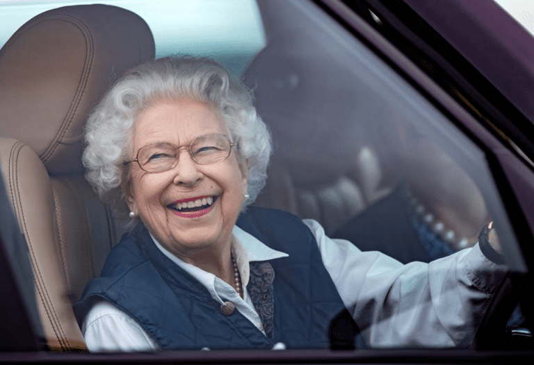 Os maiores sorrisos de Isabel II em 2021
