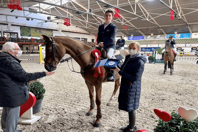 Lier: Thibeau Spits imediatamente para a vitória na classe matinal CSI2*