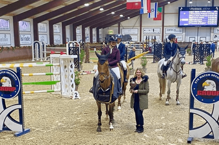 Charlotte Philippe leva ouro em CSI2* 1,40m/ 1,45m final de Kronenberg