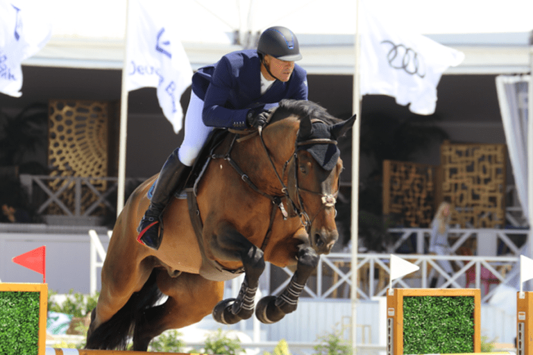 Francois Mathy Jr tem que passar Victor Bettendorf no CSI3* 1,45m da classe principal de Vilamoura