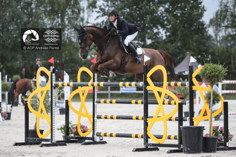 Maxime Harmegnies conquista pódio durante CSI2* Grand Prix em Valência