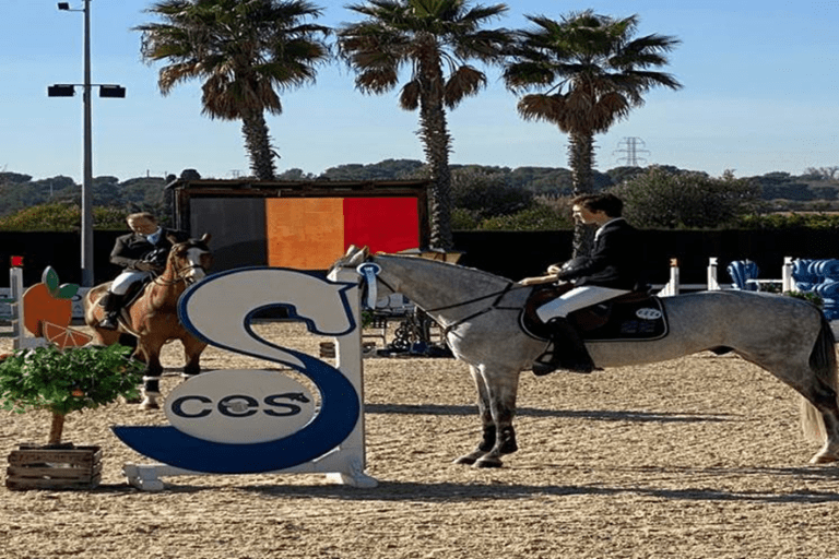 Muito forte Bart Jay Junior Vandecasteele quarto no CSI2* Grande Prêmio de Valência