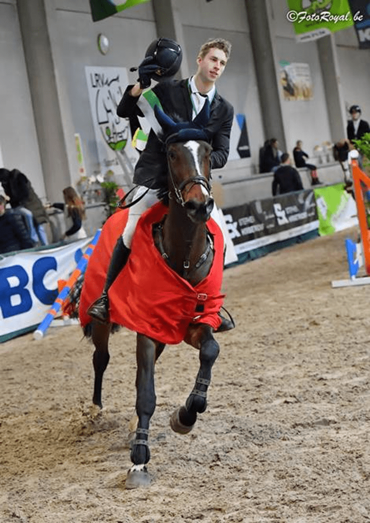 Campeã nacional de LRV Pandora van de Kruishove à família Philippaerts