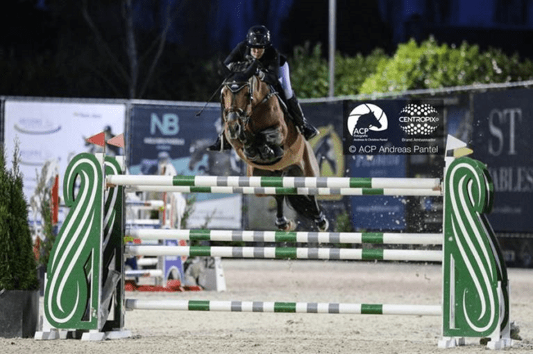 Os cinco primeiros colocados para Gudrun Patteet em Arezzo. 1,45m de qualificação para o Grande Prêmio