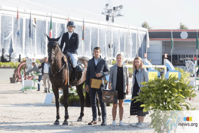 Leonie Peeters salta para os cinco primeiros da classe 3* LR 1m50 em Opglabbeek