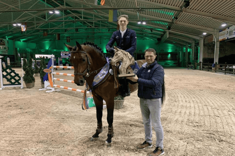 Hannes Ahlmann vence o CSI2* 1,45m Youngster Final em Gross Viegeln