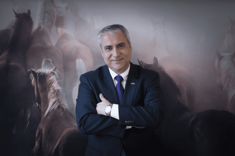 Ingmar De Vos estenderá a presidência da FEI (ainda este ano). “Quero dar ao nosso esporte um lugar na sociedade.”